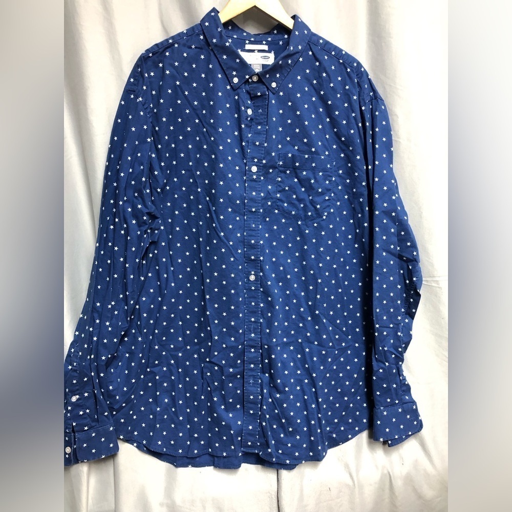 Old Navy slim fit XXXL oxford shirt navy blue with white stars. Front pocket.